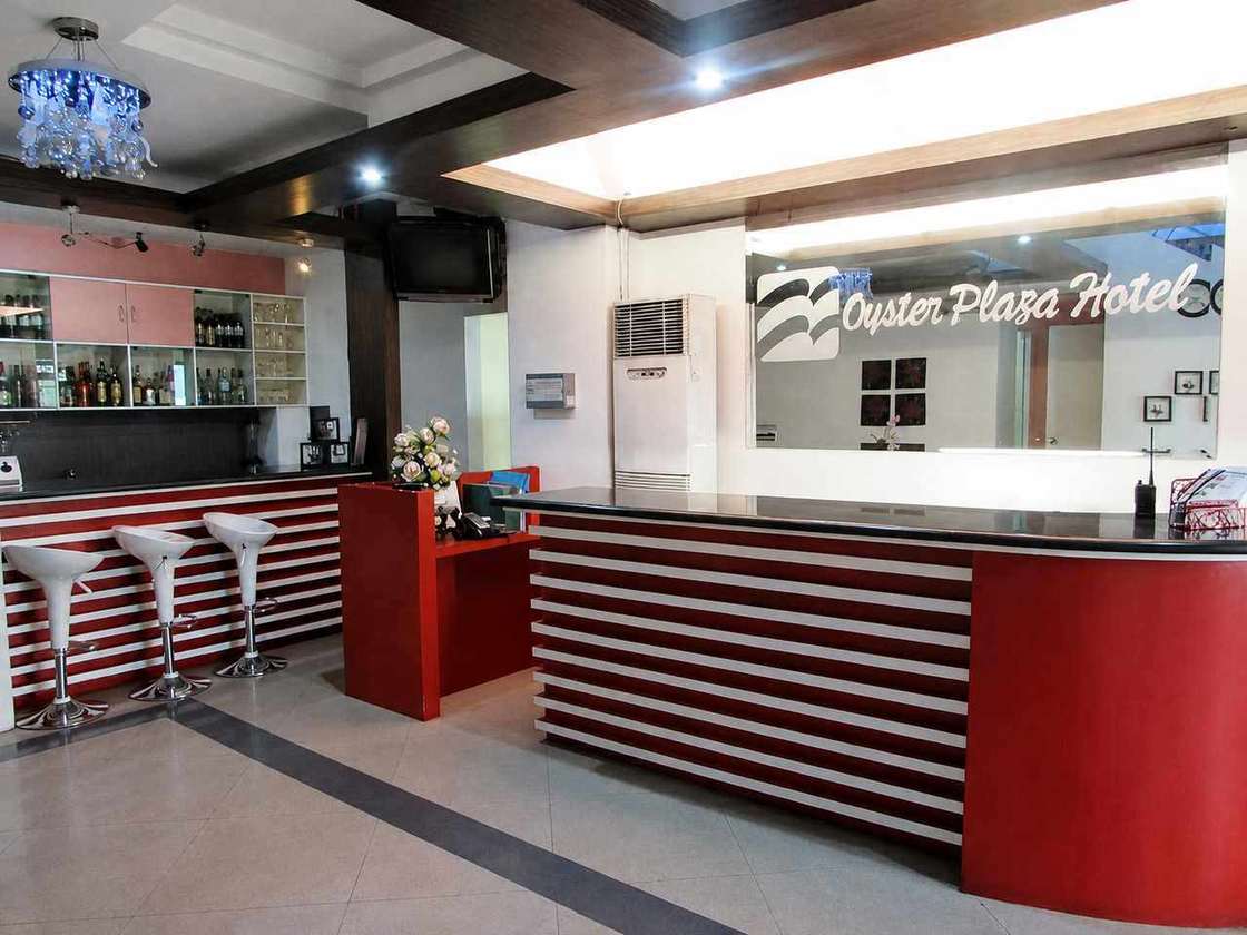 On-site restaurant at Oyster Plaza Hotel